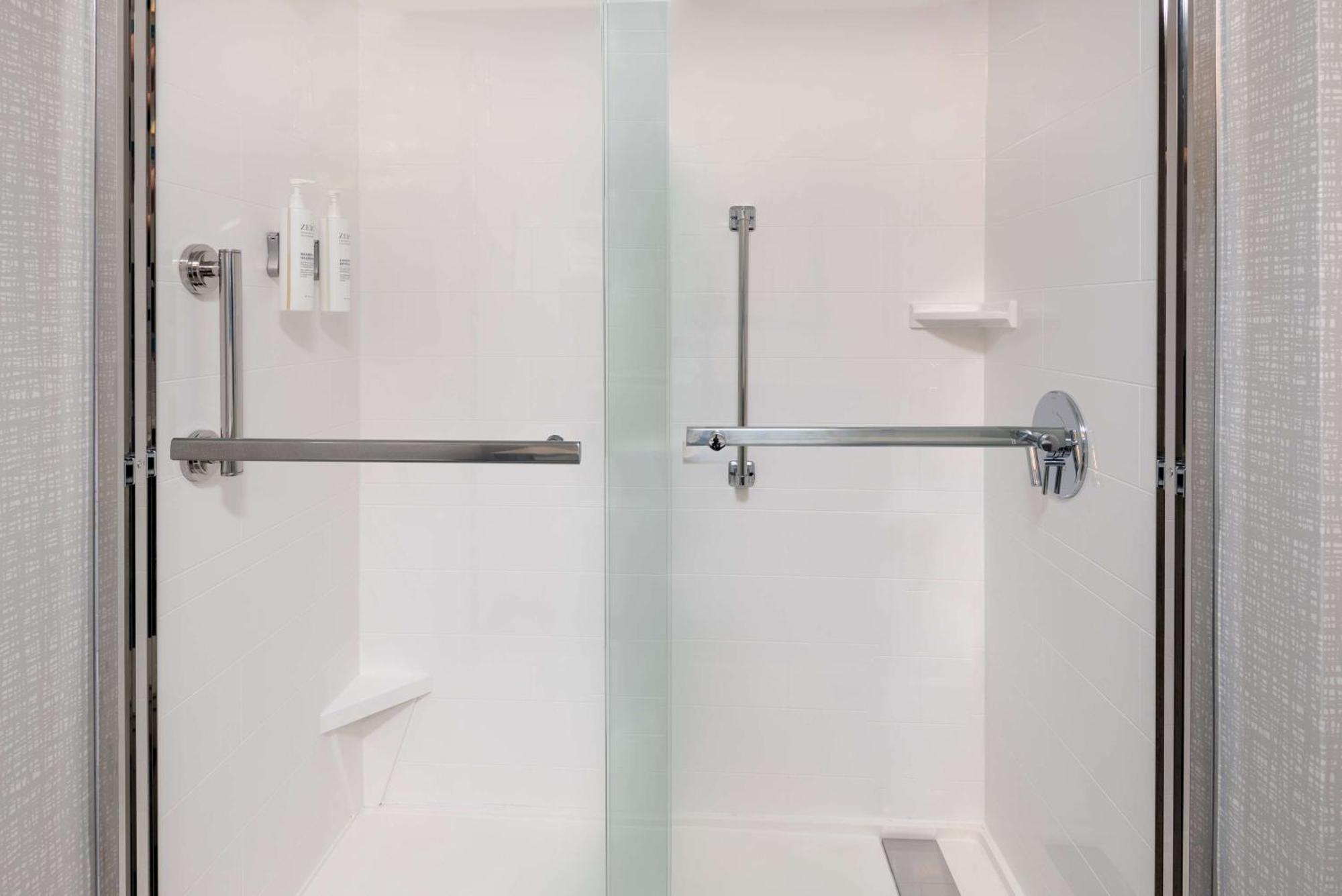 Hampton Inn Hartford Airport Windsor Locks Bilik gambar